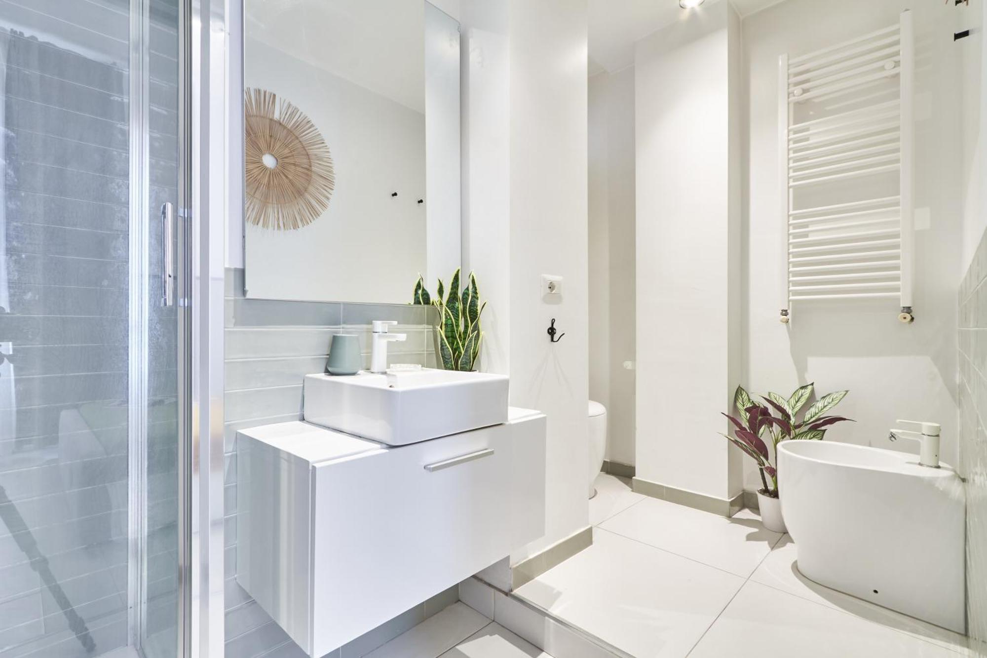 Elegante Appartamento Minimal Dai Tocchi Botanici Milan Bagian luar foto