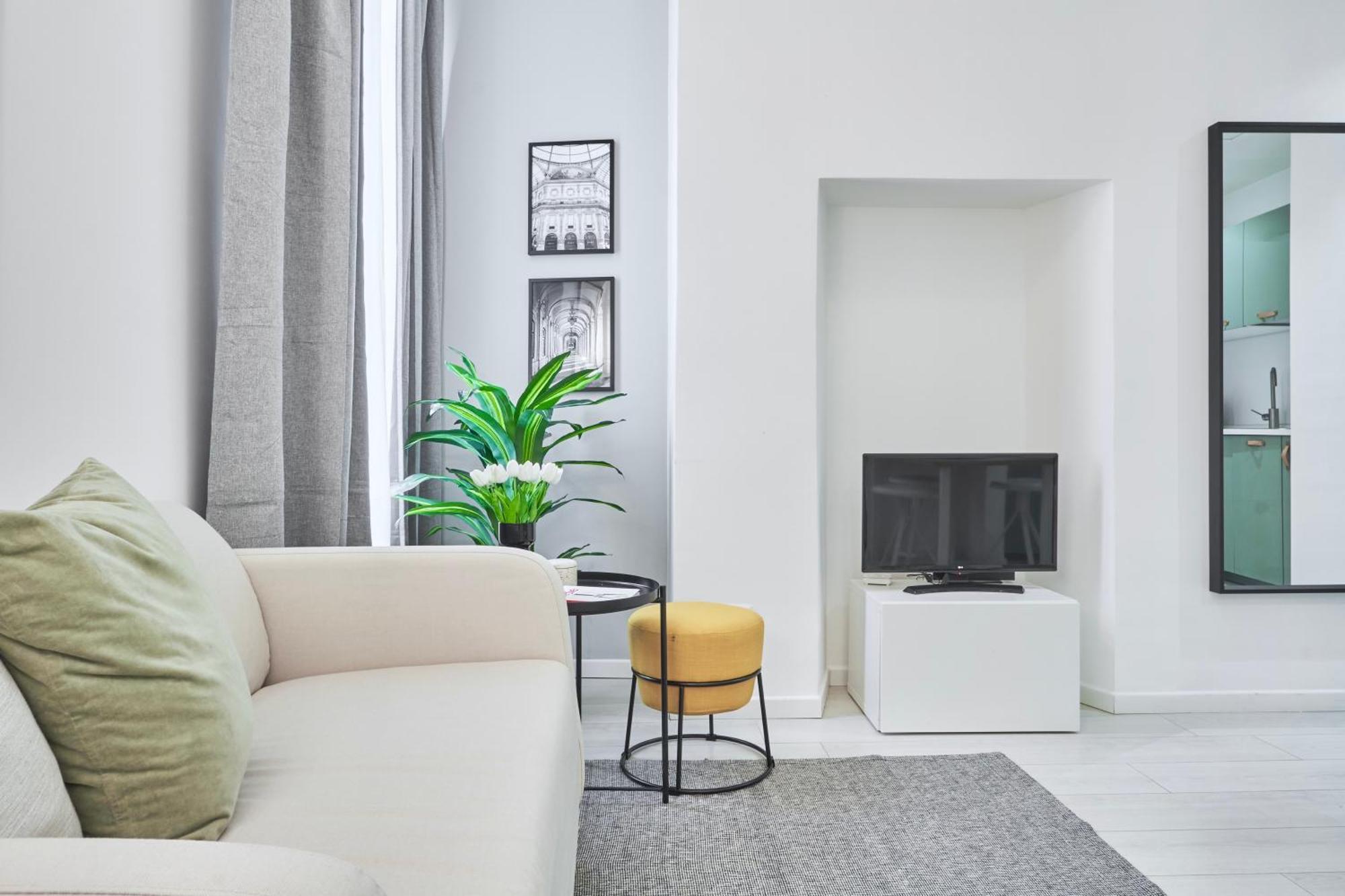 Elegante Appartamento Minimal Dai Tocchi Botanici Milan Bagian luar foto