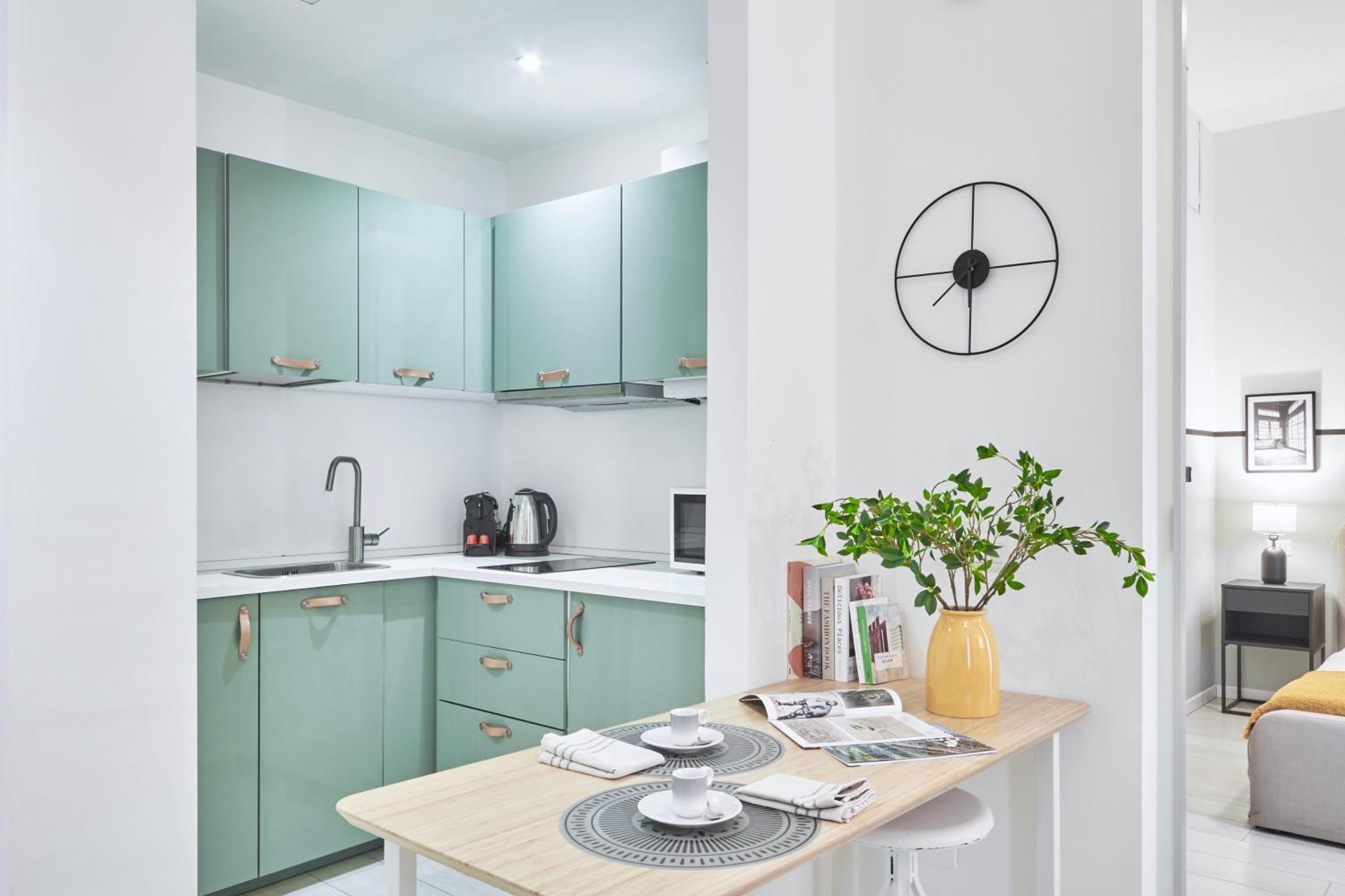 Elegante Appartamento Minimal Dai Tocchi Botanici Milan Bagian luar foto